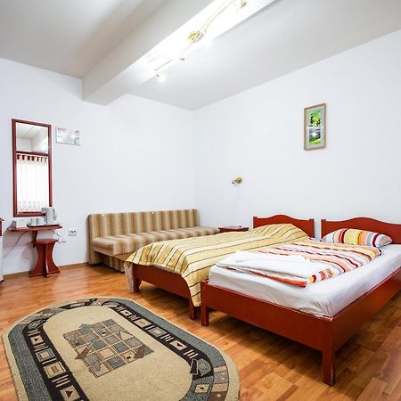 Sfântu-Gheorghe Hotel Sugas מראה חיצוני תמונה
