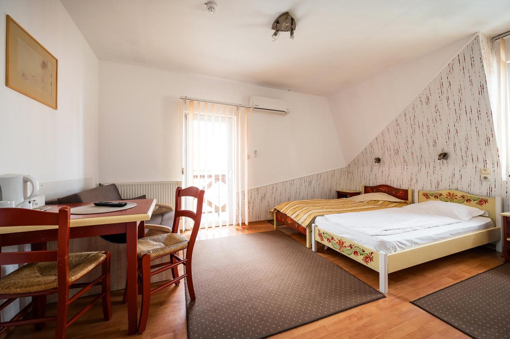 Sfântu-Gheorghe Hotel Sugas מראה חיצוני תמונה