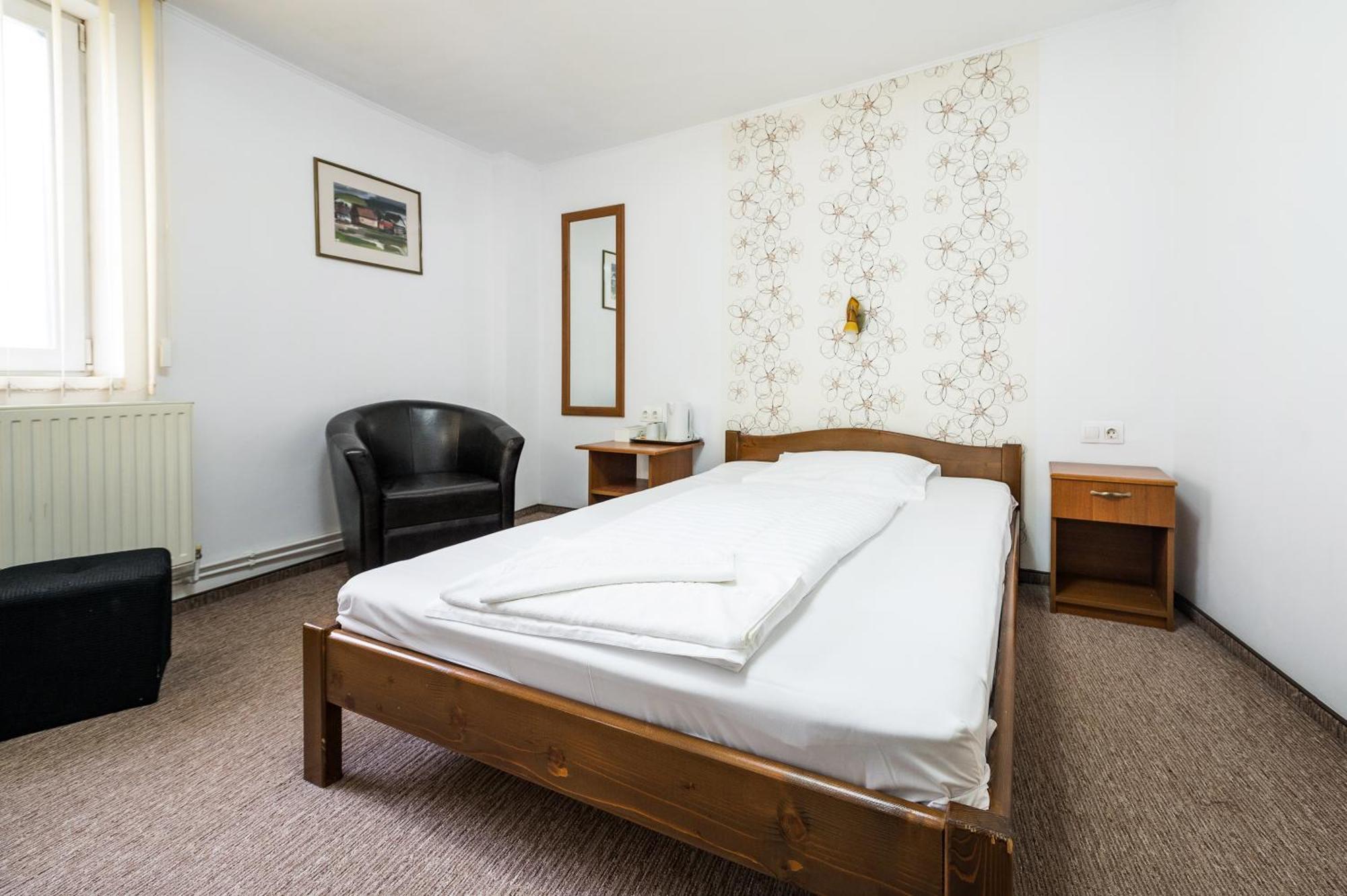 Sfântu-Gheorghe Hotel Sugas מראה חיצוני תמונה