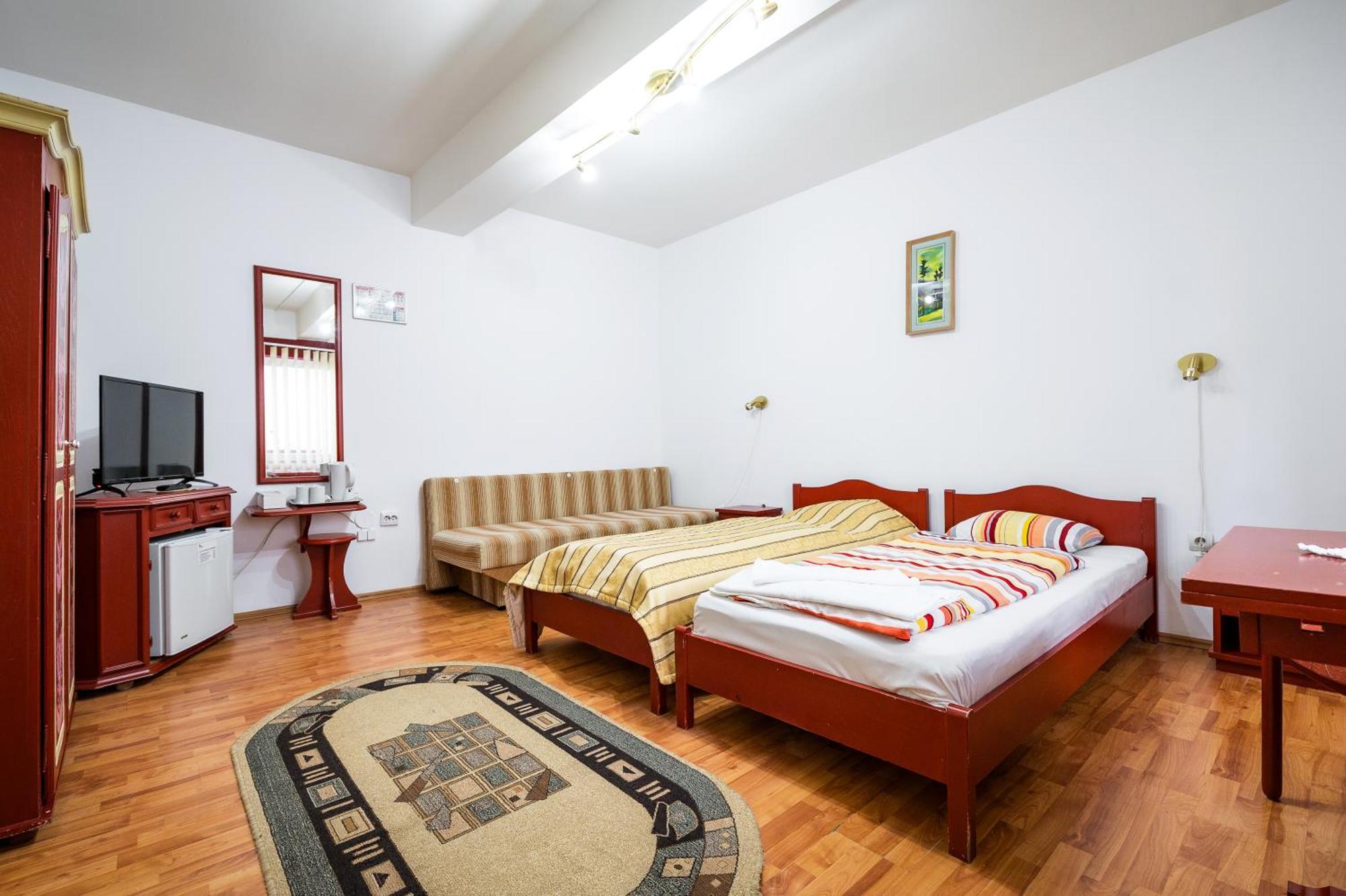 Sfântu-Gheorghe Hotel Sugas מראה חיצוני תמונה